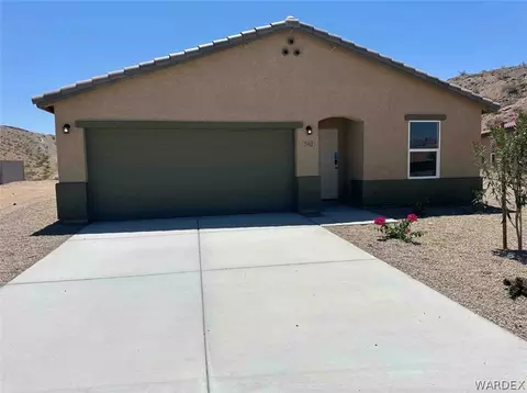 2412 Tapatio Dr, Bullhead City, AZ 86442