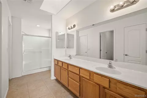Bath - 3928 E Snavely Plz, Kingman, AZ 86409 photo 1 of 4