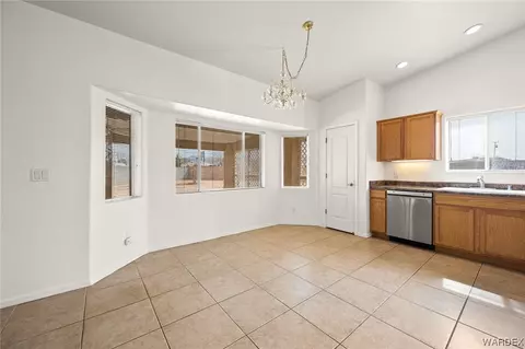 Kitchen - 3928 E Snavely Plz, Kingman, AZ 86409 photo 3 of 3