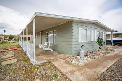 1096 Holly St, Bullhead City, AZ 86442
