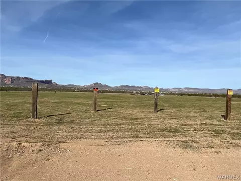 1597 S Stewart Mountain Rd, Golden Valley, AZ 86413