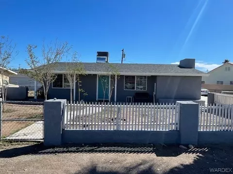 2030 Panorama Dr, Bullhead City, AZ 86442