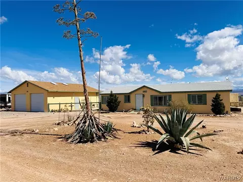 1534 S Growler Rd, Golden Valley, AZ 86413