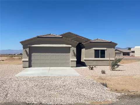 7397 E Winchester Dr, Kingman, AZ 86401
