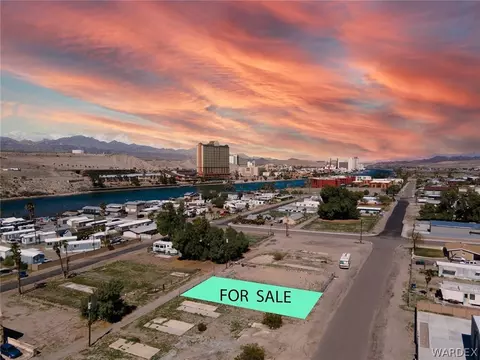 395 Moser Ave, Bullhead City, AZ 86429