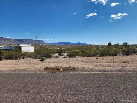 650 E Kanab Ln, Meadview, AZ 86444