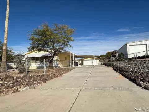 5271 Powell Lake Rd, Topock, AZ 86436