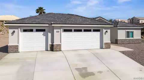 2489 Park Ridge Ave, Bullhead City, AZ 86429