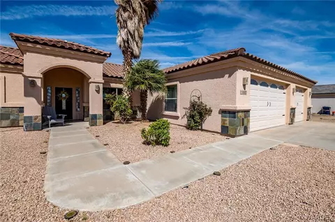 10083 N Black Boot Dr, Kingman, AZ 86401