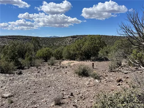 21 N Flying Eagle Rd, Kingman, AZ 86401 photo 2