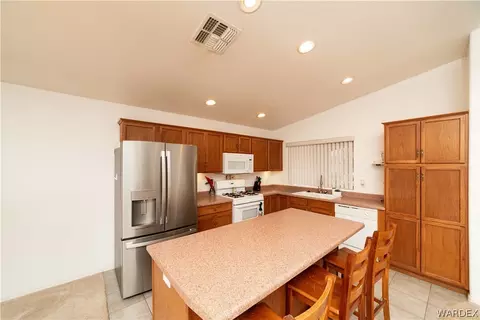 Kitchen - 3926 E Packard Ave, Kingman, AZ 86409 photo 1 of 4