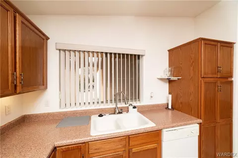 Kitchen - 3926 E Packard Ave, Kingman, AZ 86409 photo 4 of 4