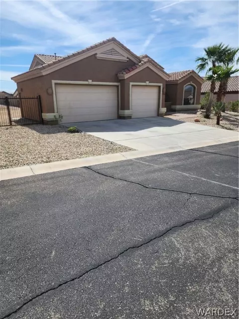 2758 Eagle Ridge Dr, Bullhead City, AZ 86429