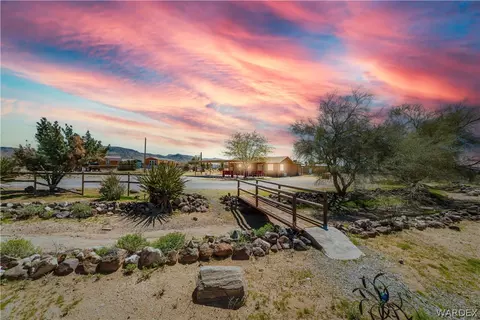 4226 W Shipp Dr, Golden Valley, AZ 86413