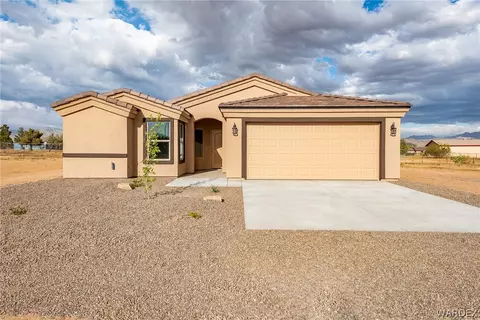 760 S San Pedro Rd, Golden Valley, AZ 86413