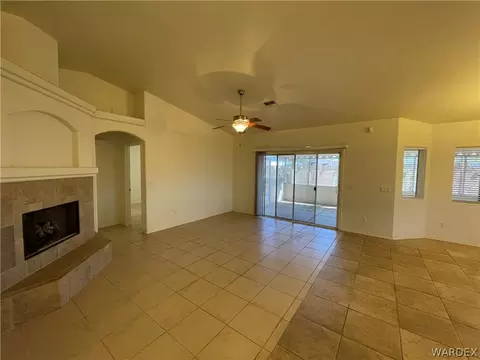Living - 3910 E Snavely Ln, Kingman, AZ 86409 photo 1 of 4