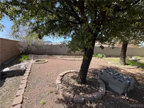 Exterior - 3910 E Snavely Ln, Kingman, AZ 86409 photo 17 of 18