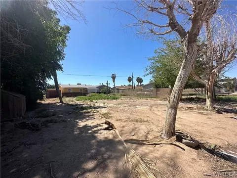 616 E Gordon Dr, Mohave Valley, AZ 86440