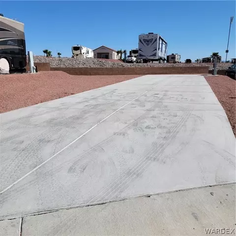 2348 Alamogordo Ln, Bullhead City, AZ 86442