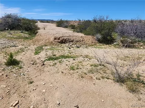 Lot 12 W Medio Drive, Yucca, AZ 86438