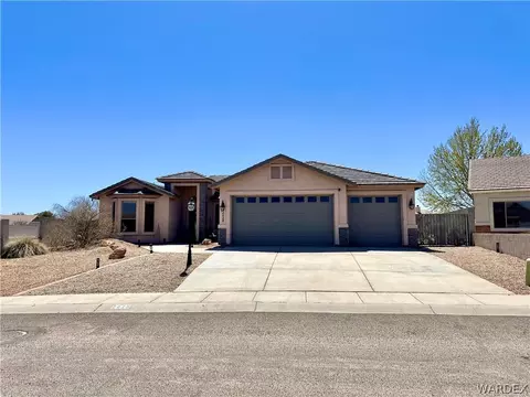 Exterior - 2028 John Wayne Dr, Kingman, AZ 86409 photo 2 of 13