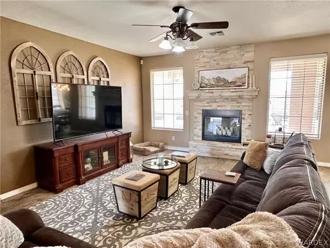 Living - 2028 John Wayne Dr, Kingman, AZ 86409 photo 3 of 4