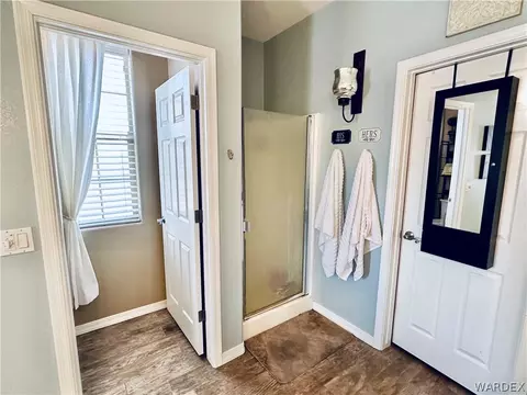 Bath - 2028 John Wayne Dr, Kingman, AZ 86409 photo 3 of 5
