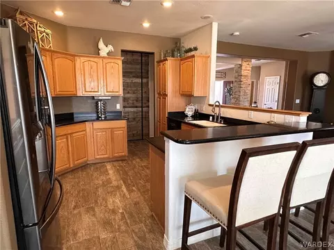 Kitchen - 2028 John Wayne Dr, Kingman, AZ 86409 photo 2 of 6