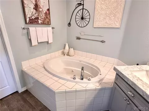 Bath - 2028 John Wayne Dr, Kingman, AZ 86409 photo 2 of 5