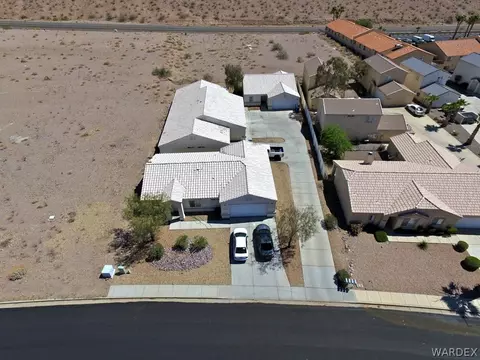 3442 Sunriver Rd, Bullhead City, AZ 86429