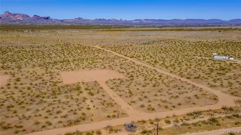 000 S Verde Rd, Golden Valley, AZ 86413