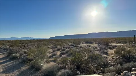 000 Arizola Rd, Yucca, AZ 86438
