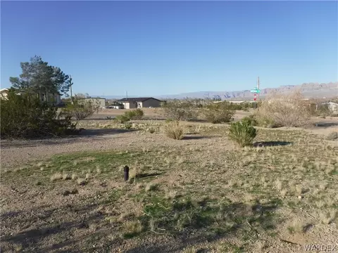 30039 N Haystack Cir, Meadview, AZ 86444 photo 2