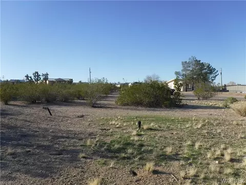 30039 N Haystack Cir, Meadview, AZ 86444 photo 4