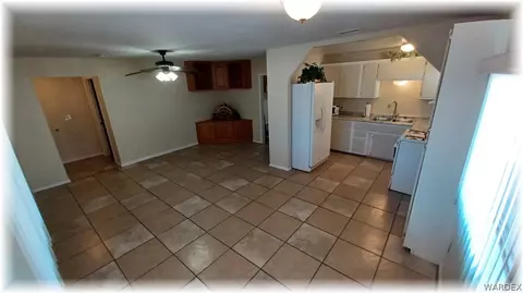 Kitchen - 4241 N Eagle Dr, Kingman, AZ 86409 photo 7 of 8