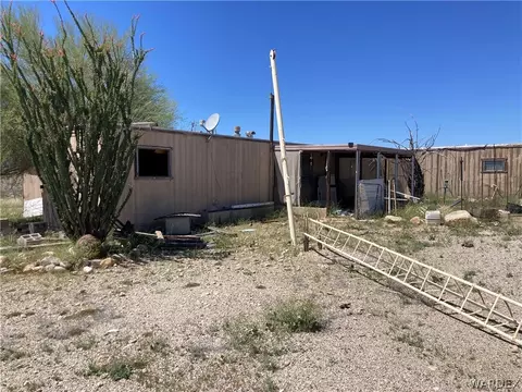 10325 Angell Rd, Yucca, AZ 86438