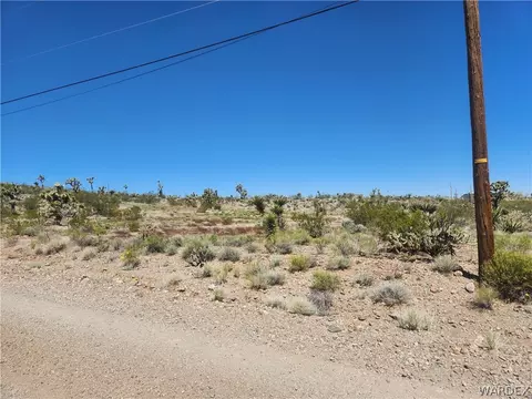 1745 Promontory Dr, Meadview, AZ 86444