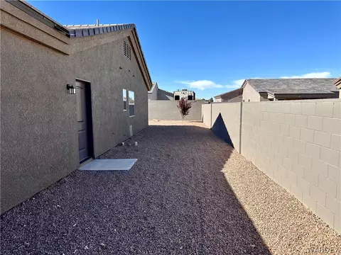 Exterior - 2245 Dollarhide Dr, Kingman, AZ 86409 photo 3 of 9