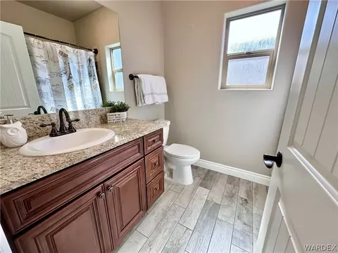 Bath - 2245 Dollarhide Dr, Kingman, AZ 86409 photo 1 of 5