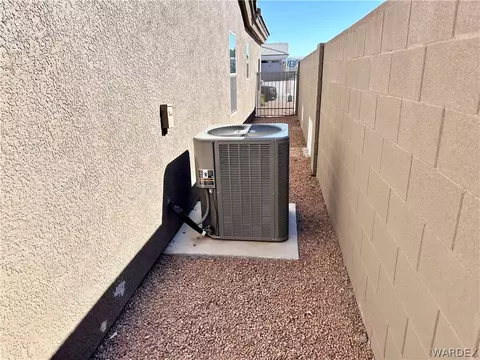 Exterior - 2245 Dollarhide Dr, Kingman, AZ 86409 photo 9 of 9