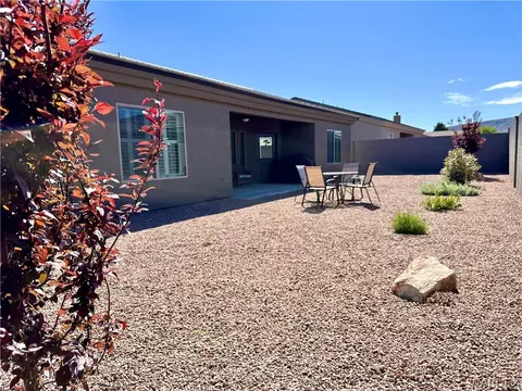 Exterior - 2245 Dollarhide Dr, Kingman, AZ 86409 photo 6 of 9