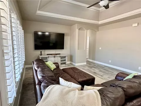 Living - 2245 Dollarhide Dr, Kingman, AZ 86409 photo 3 of 4