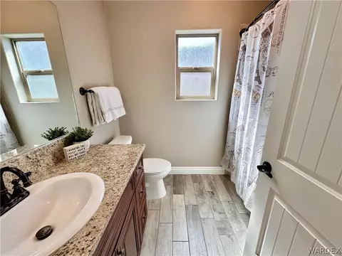 Bath - 2245 Dollarhide Dr, Kingman, AZ 86409 photo 2 of 5