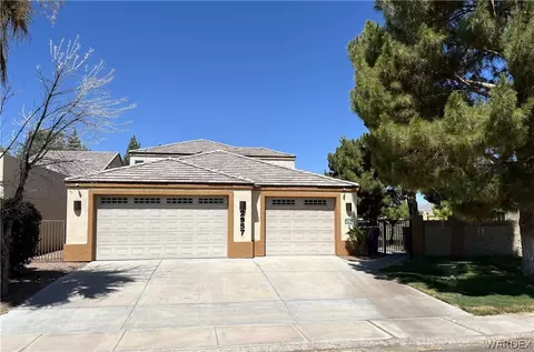 2957 Country Club Dr, Bullhead City, AZ 86442