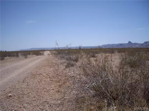 4820 S Epidote Rd, Golden Valley, AZ 86413
