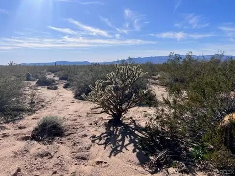 0 Juniper, Yucca, AZ 86438