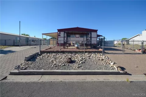 976 Holly St, Bullhead City, AZ 86442