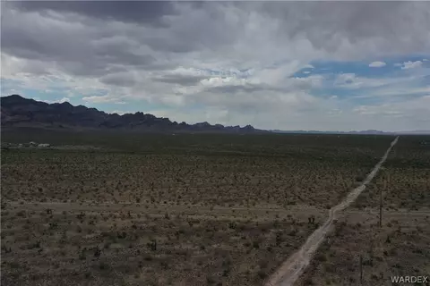 000 S Turquoise Rd, Golden Valley, AZ 86413