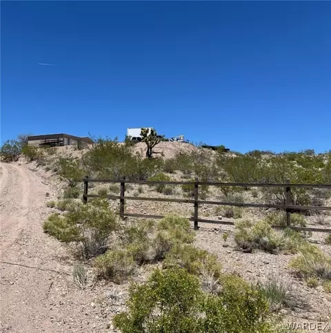9017 W Tujunga Dr, White Hills, AZ 86445