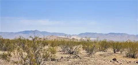 00 N Drake Rd, Golden Valley, AZ 86413